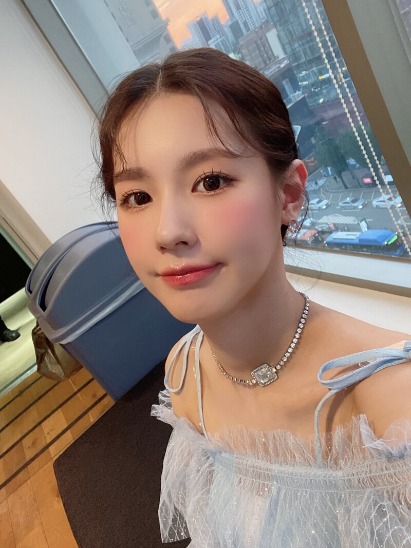 210713 (G)I-DLE Miyeon SNS Update documents 9