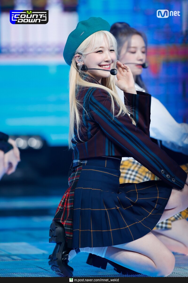210909 fromis_9 - 'Talk & Talk' at M Countdown documents 7