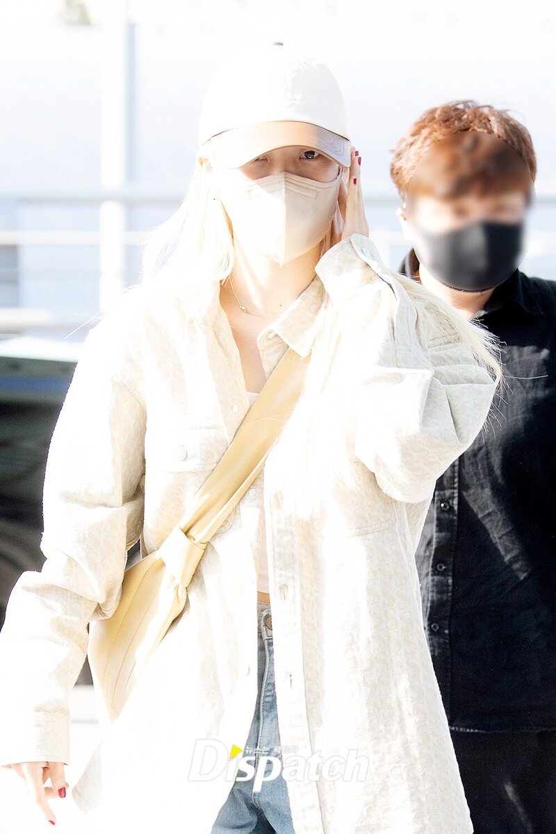 220513 Moonbyul at Incheon International Airport for KPOP Flex Germany documents 5