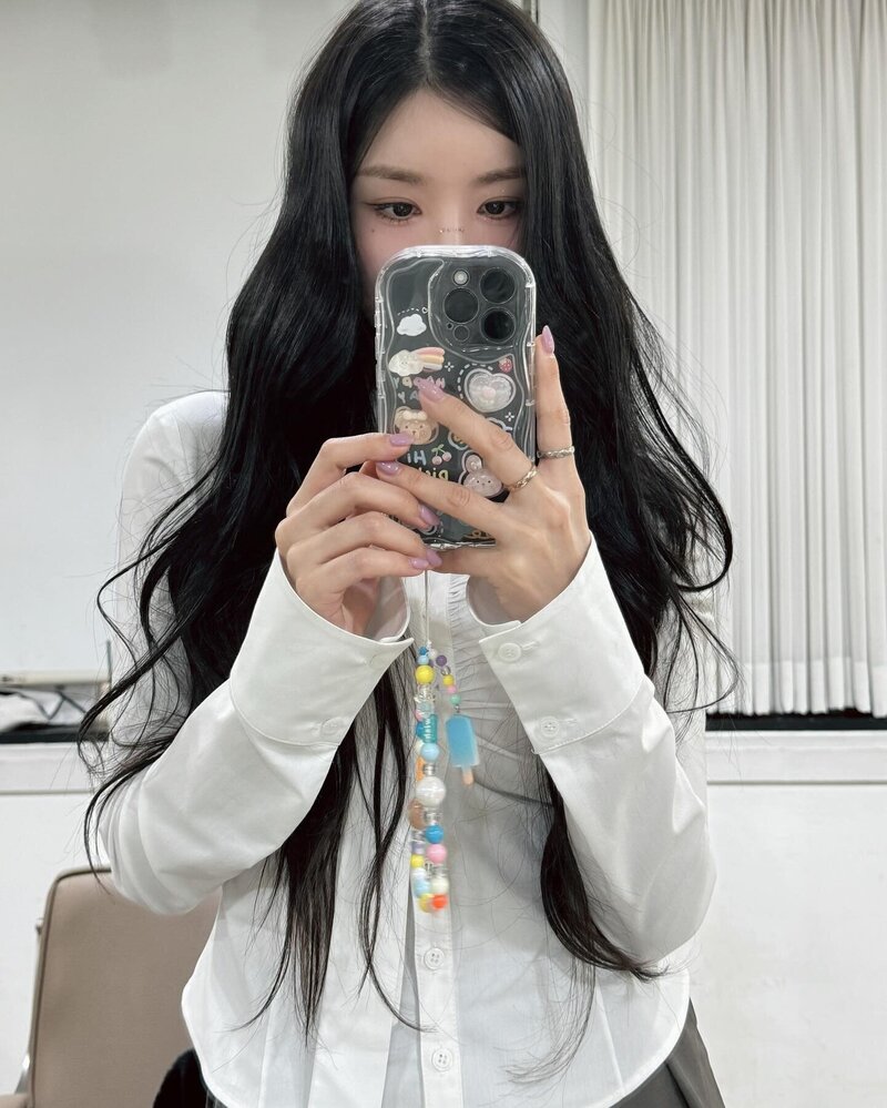 240229 Kwon Eunbi Instagram Update documents 4