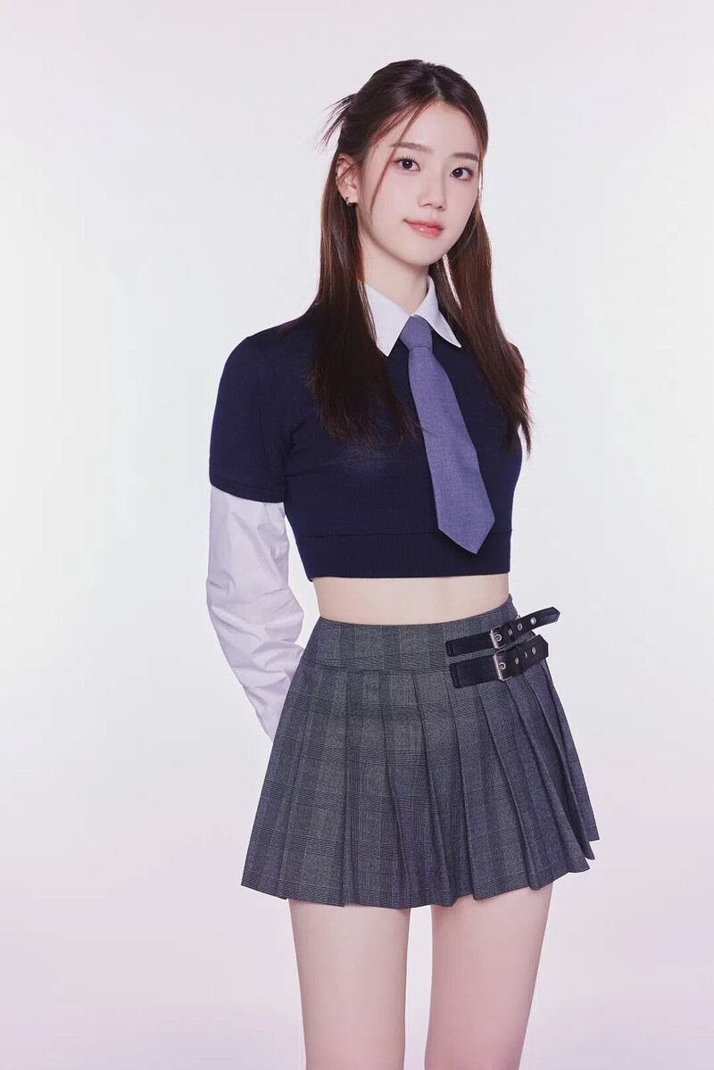 Park Yeeun I-LAND 2 Profile Photos documents 1