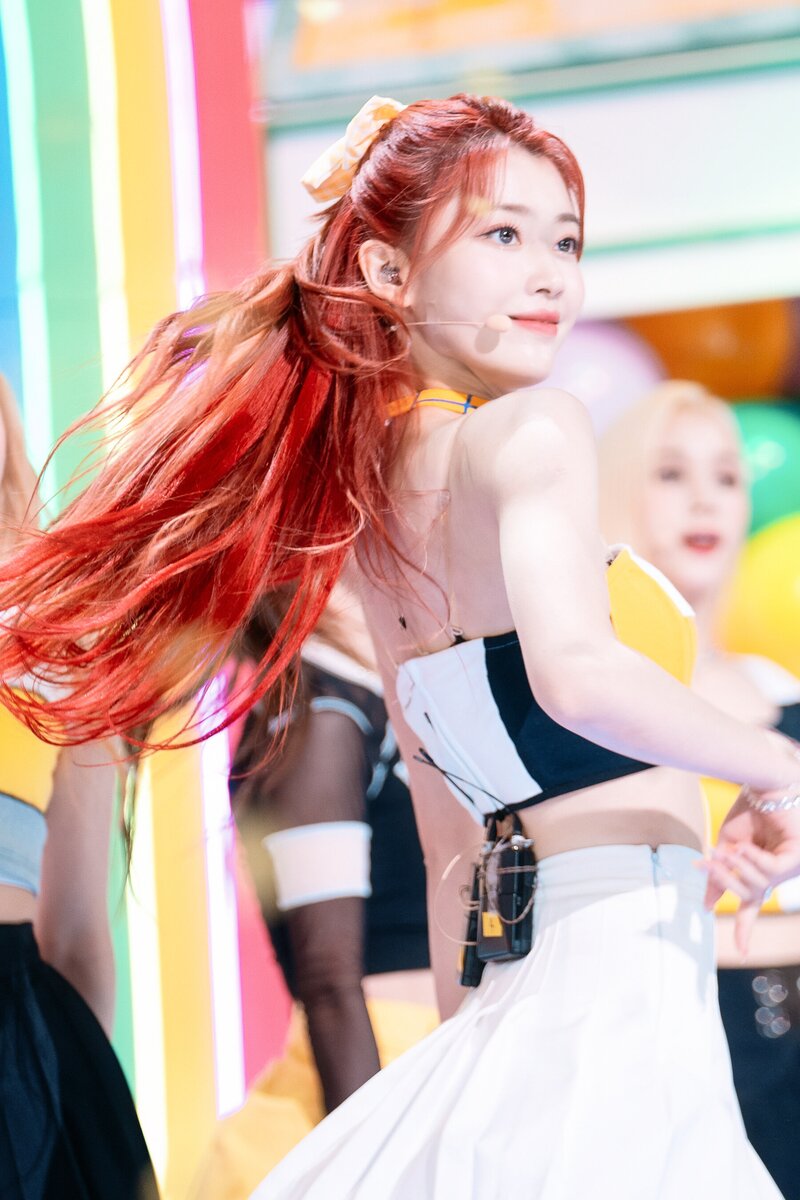 220703 Kep1er Xiaoting 'Up!' at Inkigayo documents 18