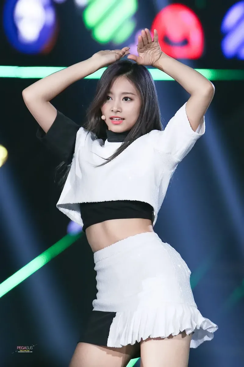 Tzuyu194.jpg