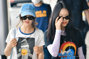 240809 New Jeans Danielle and Hanni at Gimpo International Airport