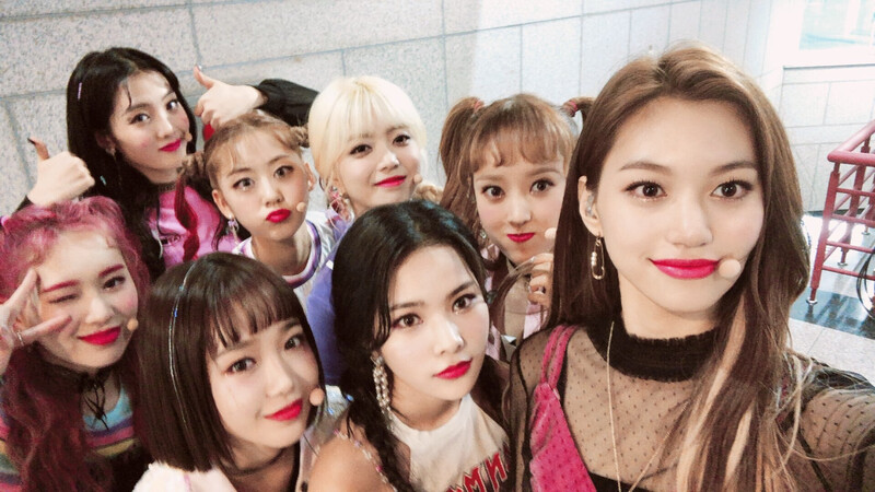 181014 Weki Meki STAFF Twitter update documents 4