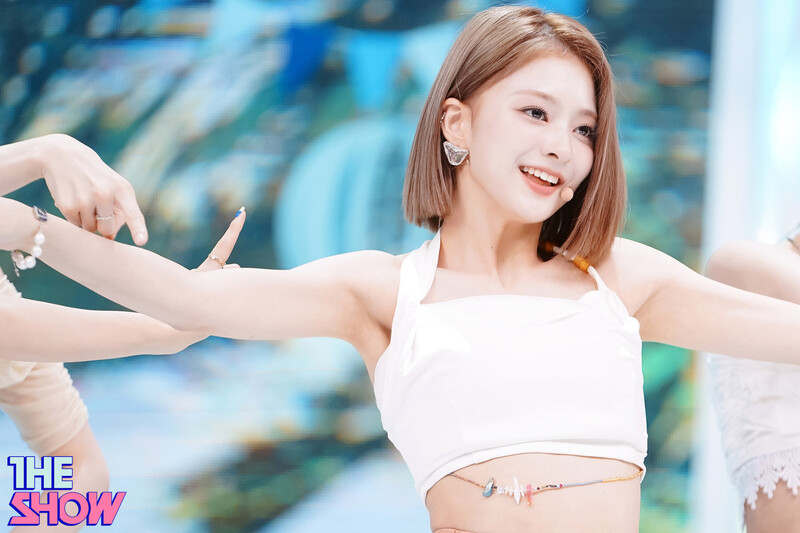 220705 fromis_9 Nagyung 'Stay This Way' at The Show documents 2