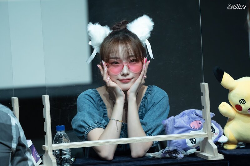 220725 Kep1er Youngeun  - Apple Music Fansign documents 2
