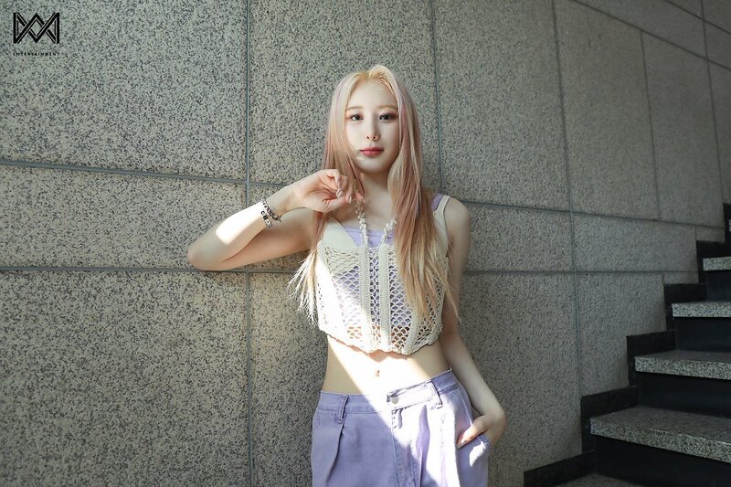 230603 WM Naver - Lee Chae Yeon 'KNOCK' Promotion Activities Behind documents 10