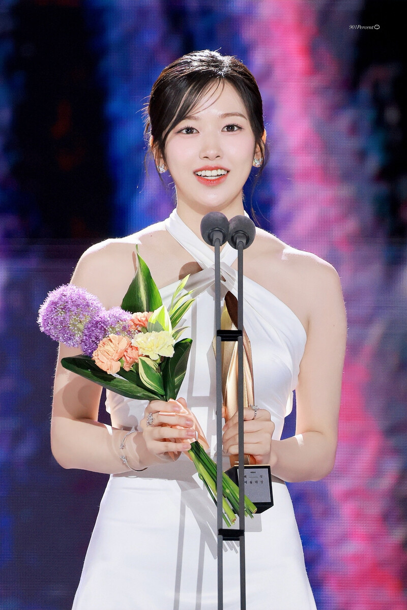 240507 IVE An Yujin - Baeksang Arts Awards 2024 documents 3