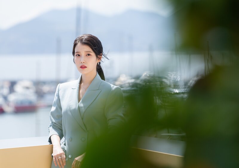 May 27, 2022 IU - 'THE BROKER' 75th CANNES Film Festival Interview Photos documents 12