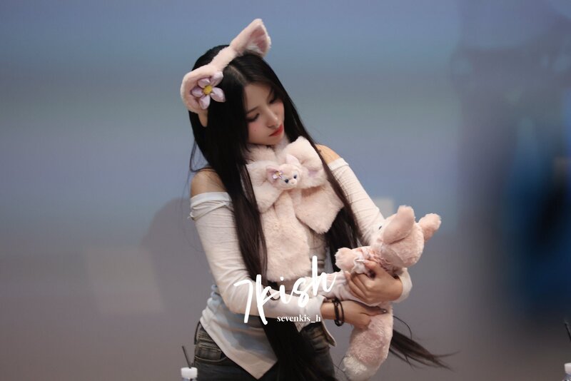 240203 (G)I-DLE Soyeon - SOUNDWAVE Fansign Event documents 4