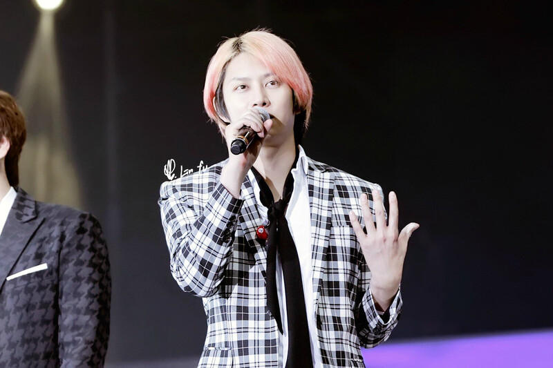 160227 Heechul at Super Camp in Shanghai documents 7