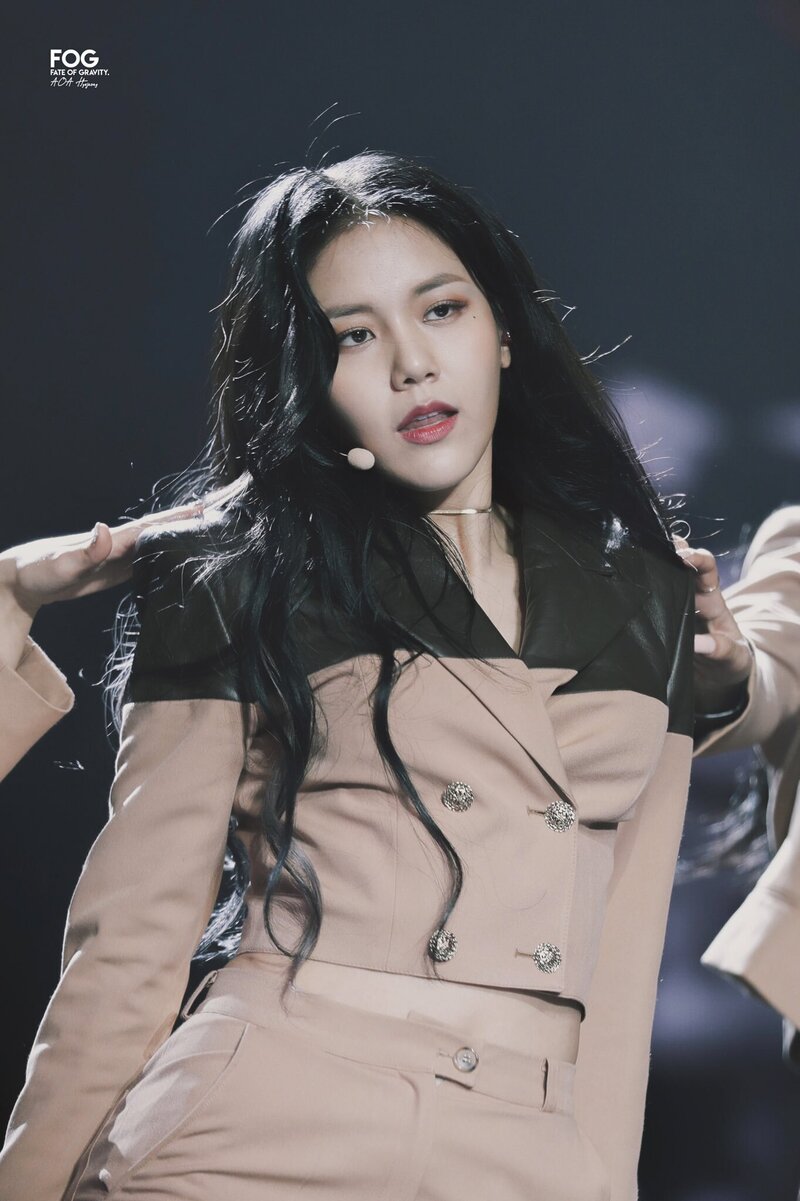 191126 AOA Hyejeong at NEW MOON Showcase documents 3