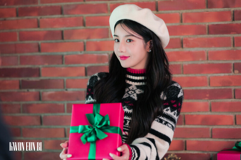 211222 Woollim Naver Post - Kwon Eunbi 2022 Season's Greetings Behind documents 3