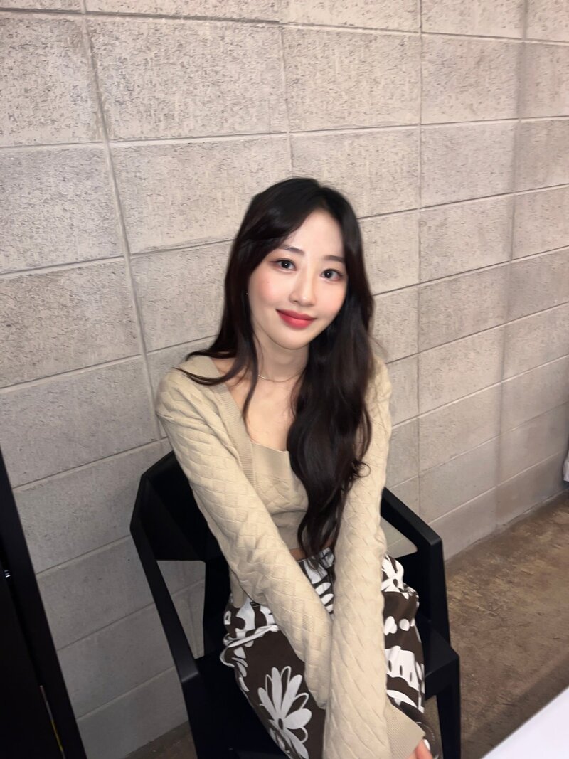 220124 LOONA Twitter Update - Yves documents 9
