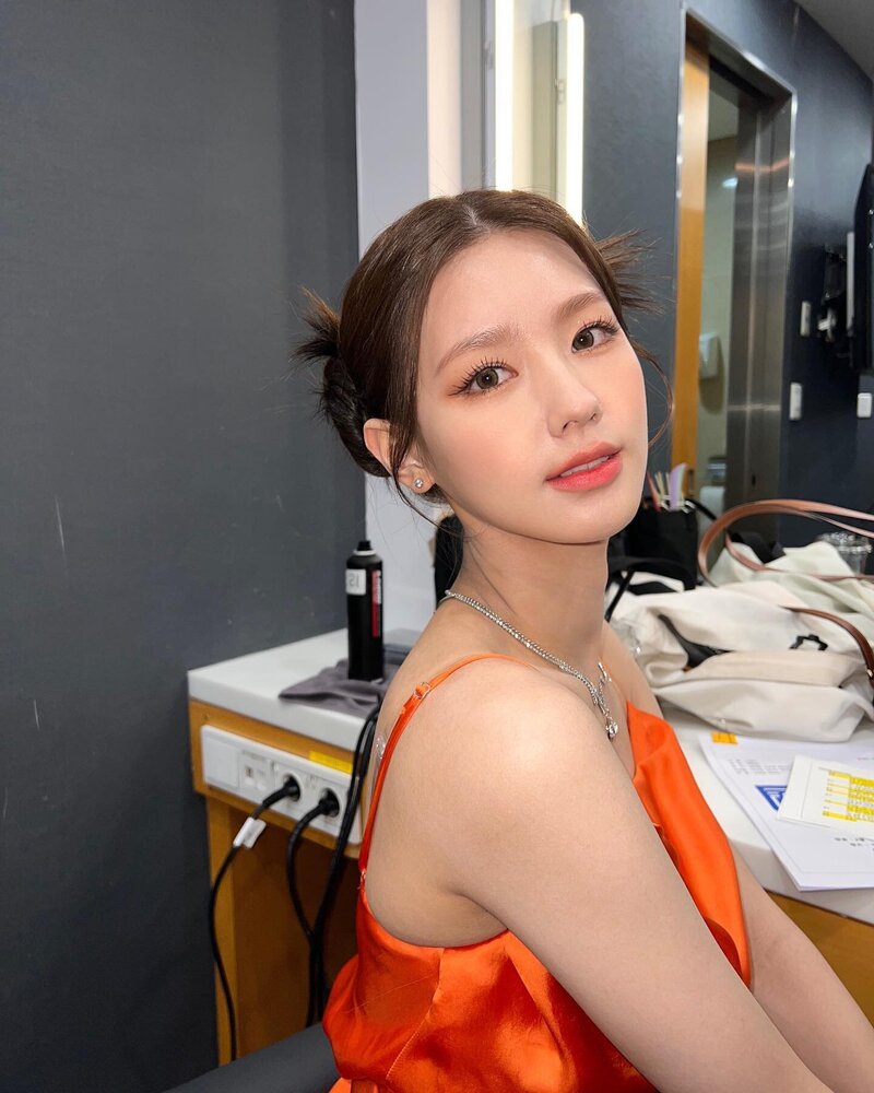 220210 (G)I-DLE Miyeon SNS Update documents 2