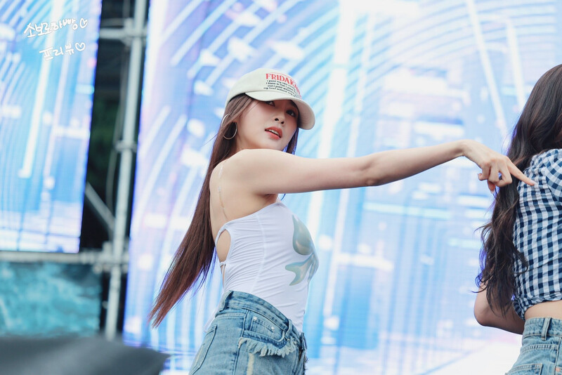 240706 Apink HAYOUNG at 'Caribbean Bay Mega Wave Festival' documents 3