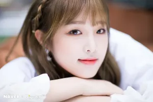 IZ*ONE - Choi Yena 1st Mini Album "COLOR*IZ" Jacket shooting by Naver x Dispatch