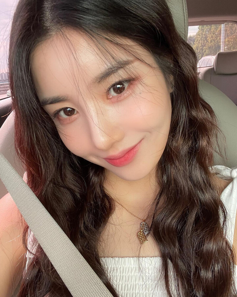 210719 Kwon Eunbi Instagram Update documents 5