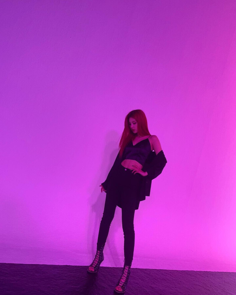 211207 ITZY Instagram Update - Yeji documents 4