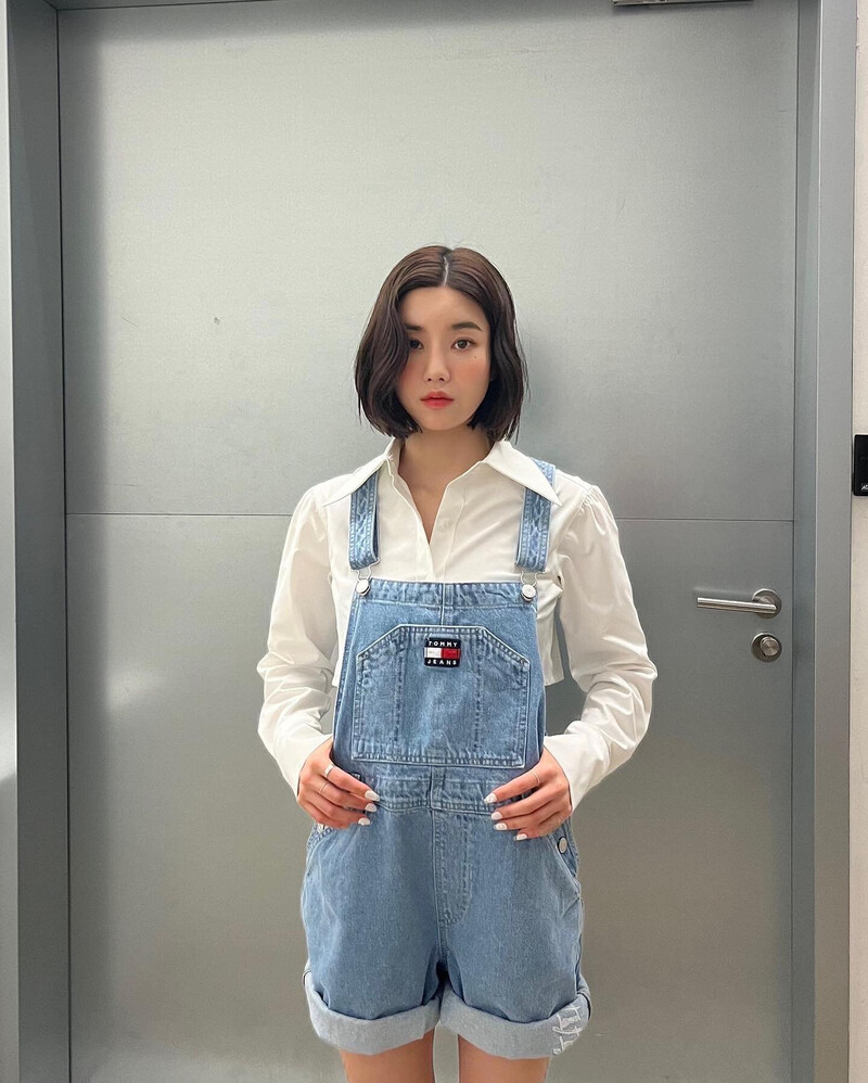 220331 Kwon Eunbi Instagram Update documents 1