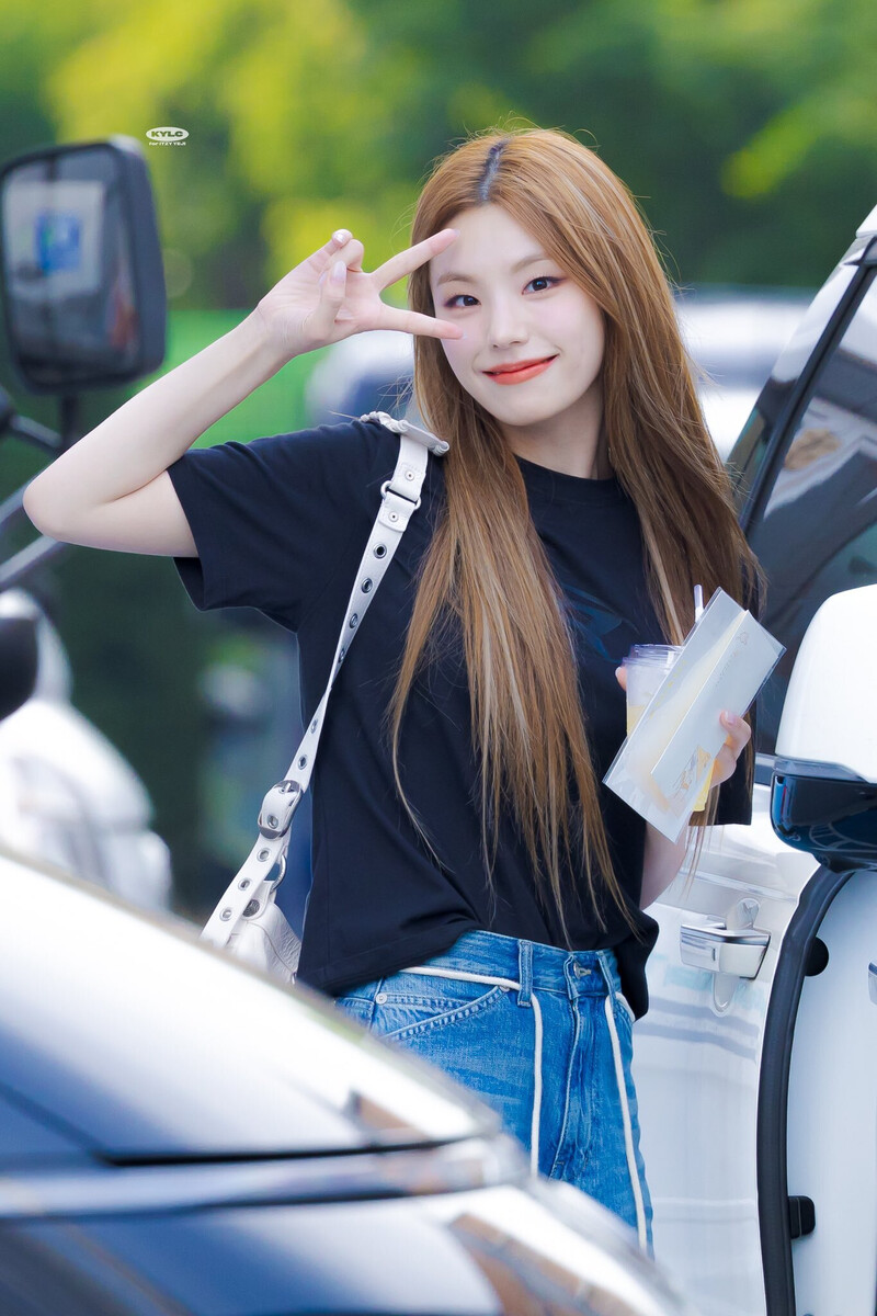 230706 ITZY Yeji - Knowing Bros Commute documents 8