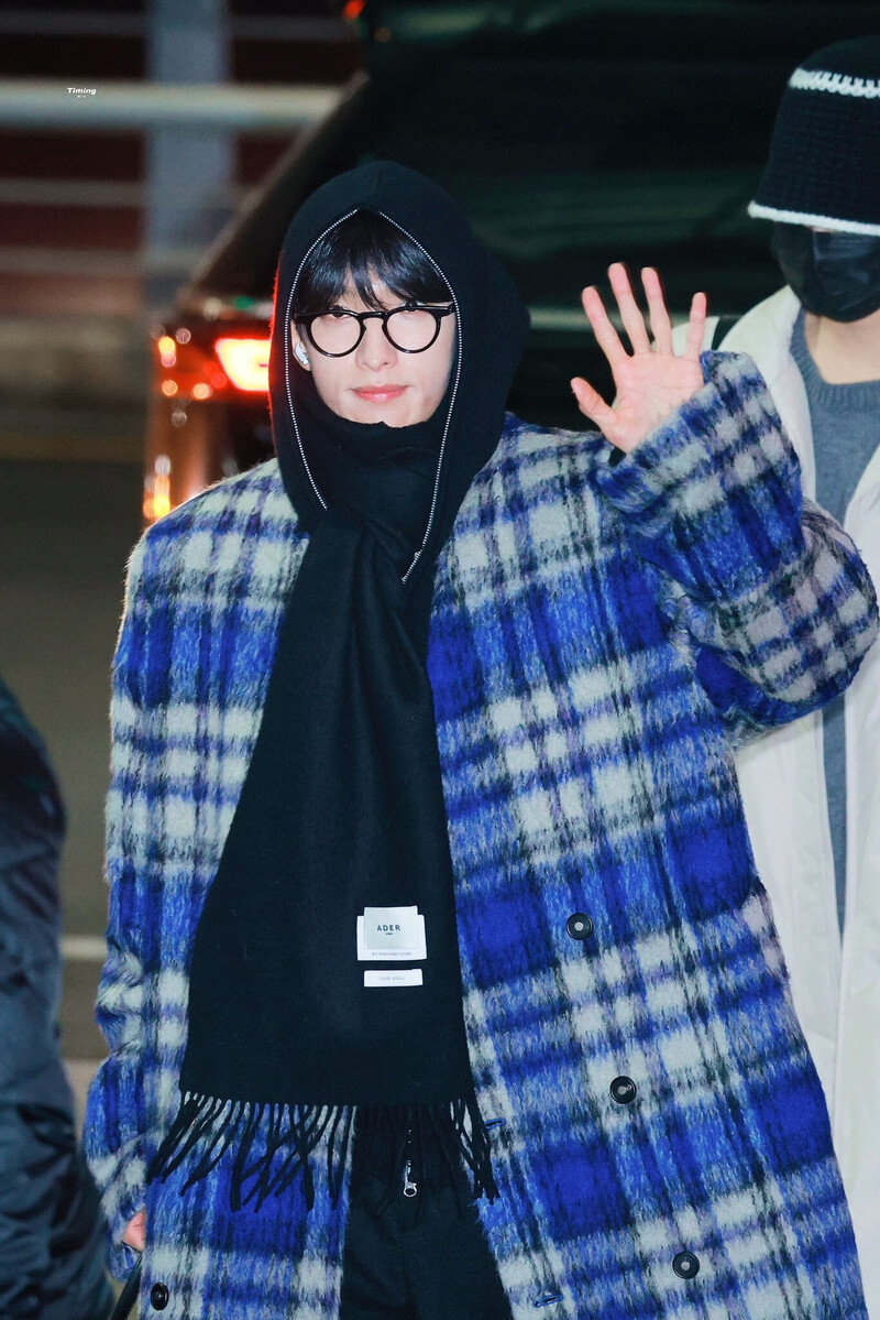 231221 SEVENTEEN DK at Incheon International Airport documents 4