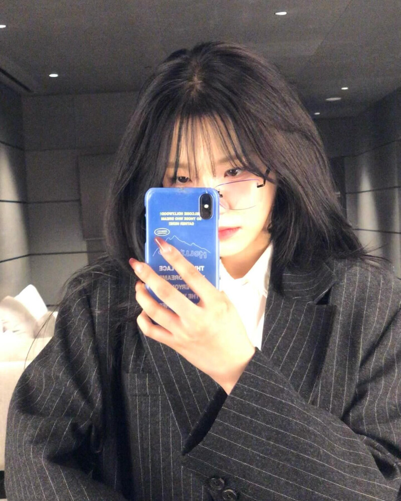 241017 fromis_9 Jiheon Instagram Update documents 1