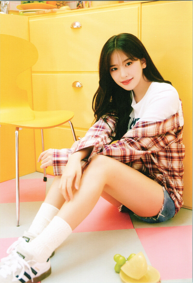 IVE 2023 Season's Greetings (Scans) documents 2