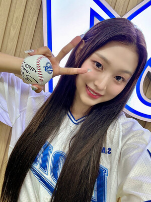 240803 - RESCENE Twitter Update with MINAMI