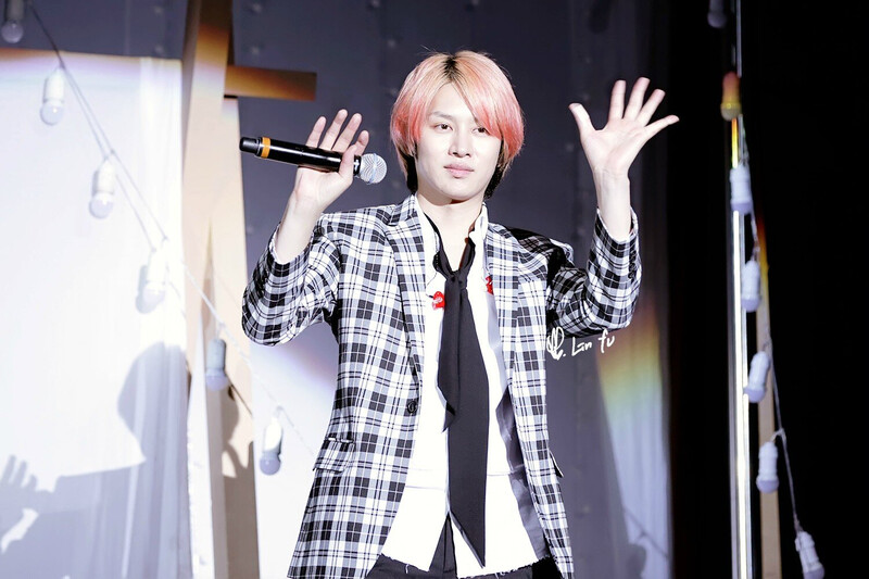 160227 Heechul at Super Camp in Shanghai documents 2