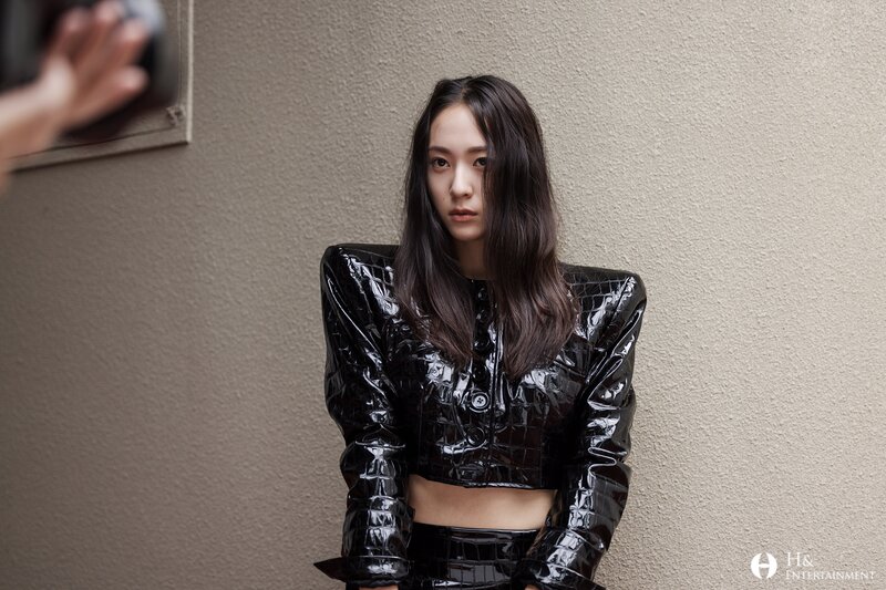 221127 H& Naver Post - Krystal - Prestige Magazine Photoshoot Behind ...