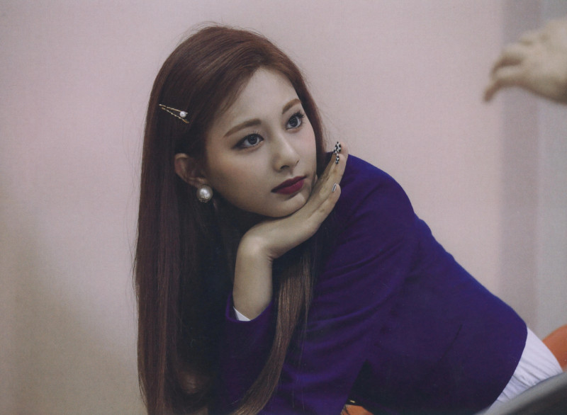 TWICE Monograph 'EYES WIDE OPEN' [SCANS] documents 4