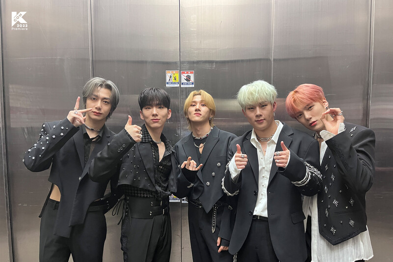 220507 KCON Twitter Update - Monsta X documents 1