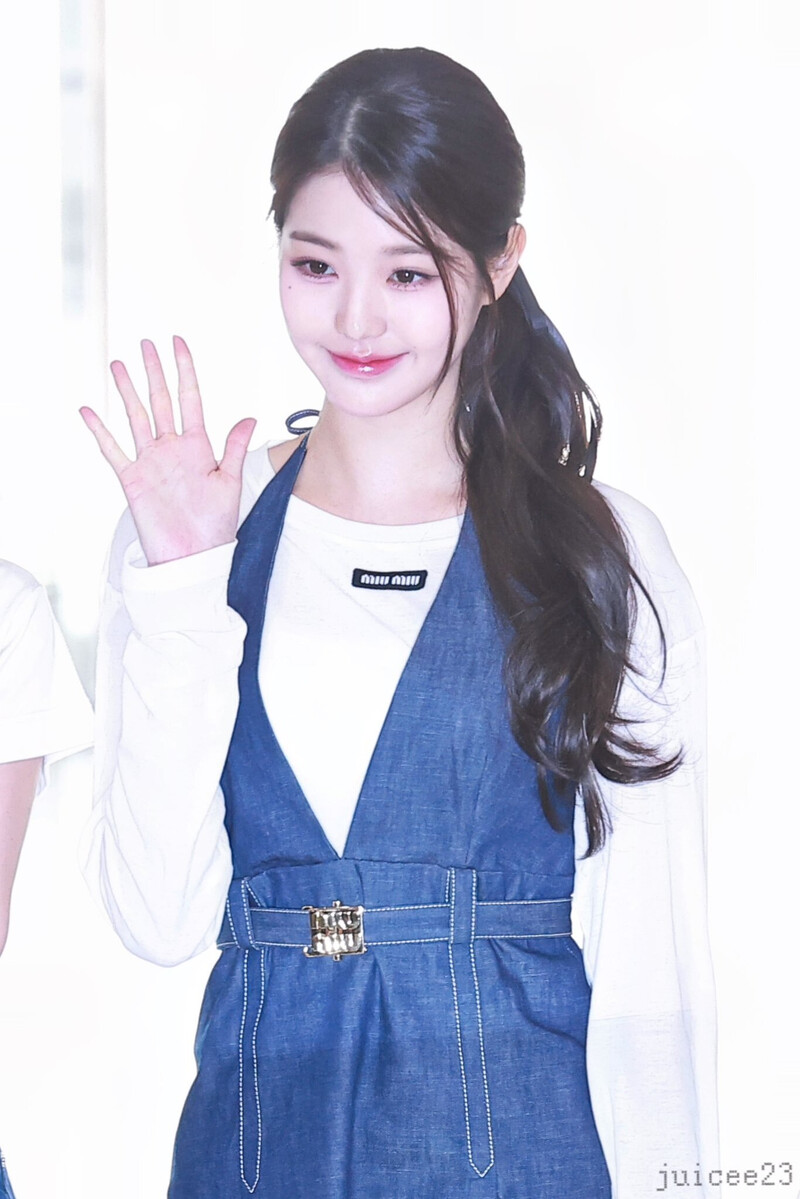 230526 IVE Wonyoung -  GMP Airport documents 15