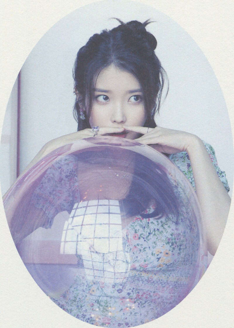 IU 2022 Season's Greetings (Scans) documents 1