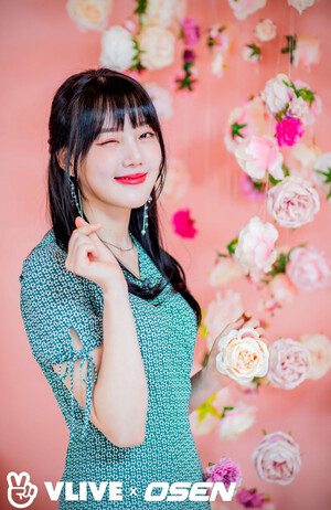 GFRIEND's Yerin "Star Road" photoshoot by VLIVE x OSEN