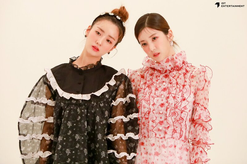 211224 IST Naver Post - Apink Bomi & Chorong - Your Vibe Magazine Photoshoot Behind documents 12