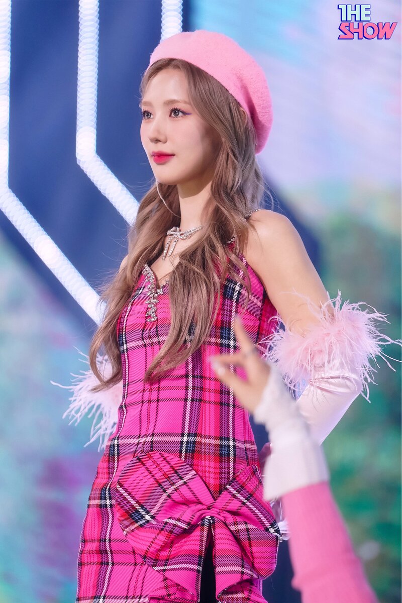 220503 (G)I-DLE Miyeon at The Show documents 5