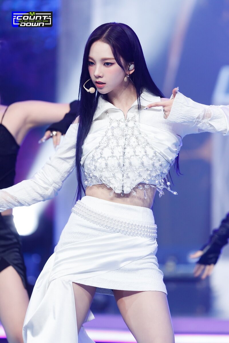 220714 aespa - 'Girls' at M Countdown documents 4