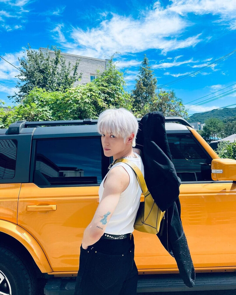 220921 NCT Taeyong Instagram Update documents 1