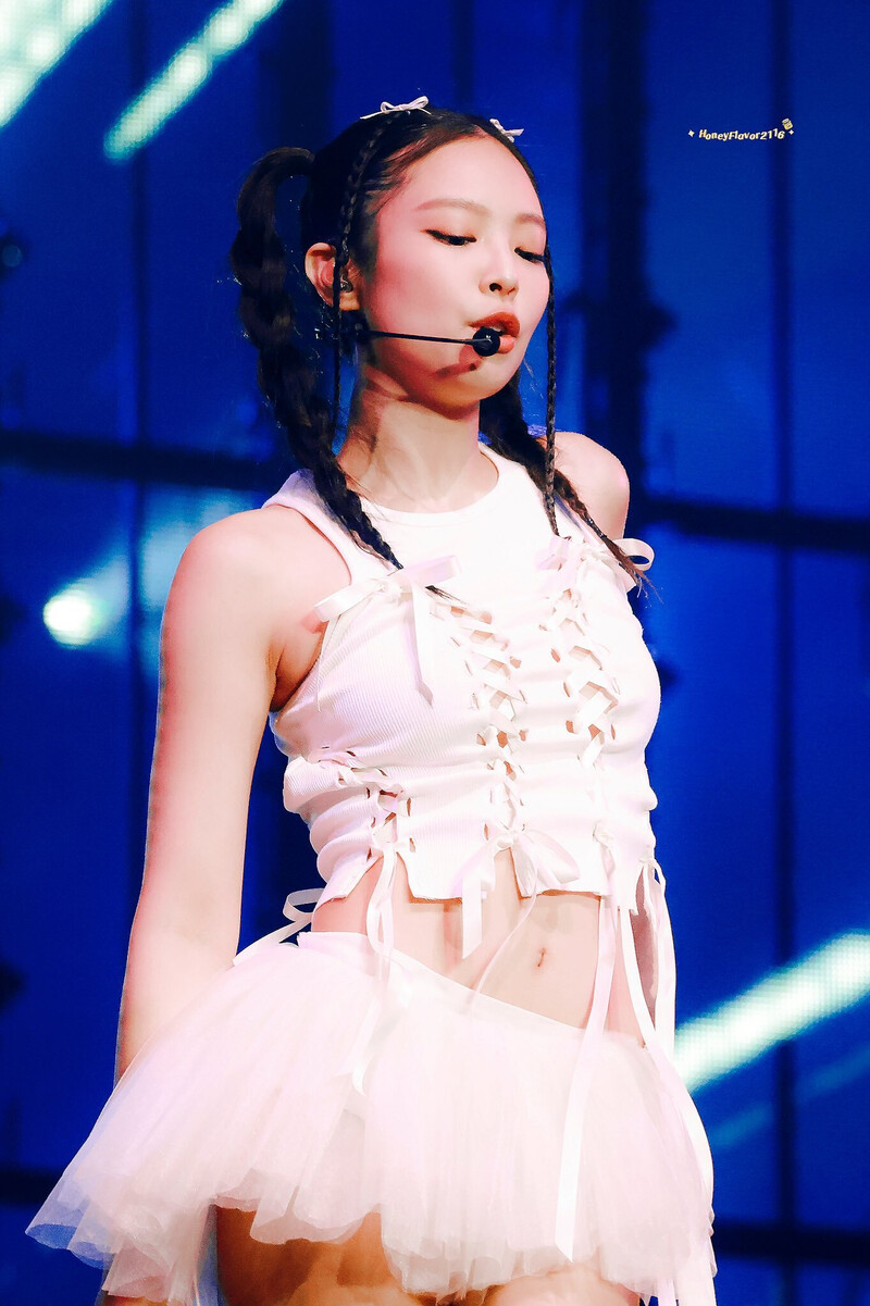 221130 BLACKPINK Jennie - 'BORN PINK' Concert in London Day 1 documents 1