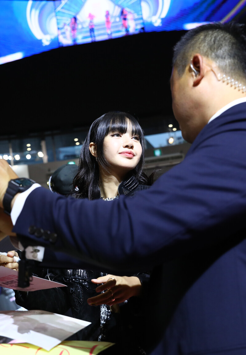 240809 Lisa - Pink Carpet Event for BLACKPINK 'BORN PINK World Tour in Cinema' documents 6