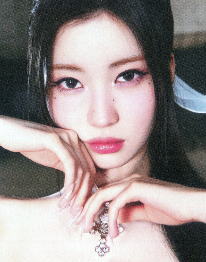 BABYMONSTER - 1st Album 'DRIP' [Scans] documents 5