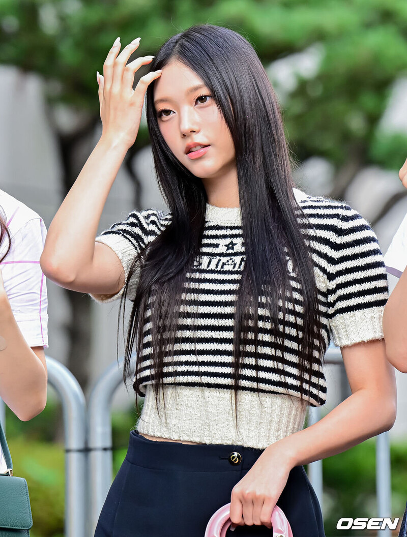 230825 NewJeans Haerin - Music Bank Commute documents 6