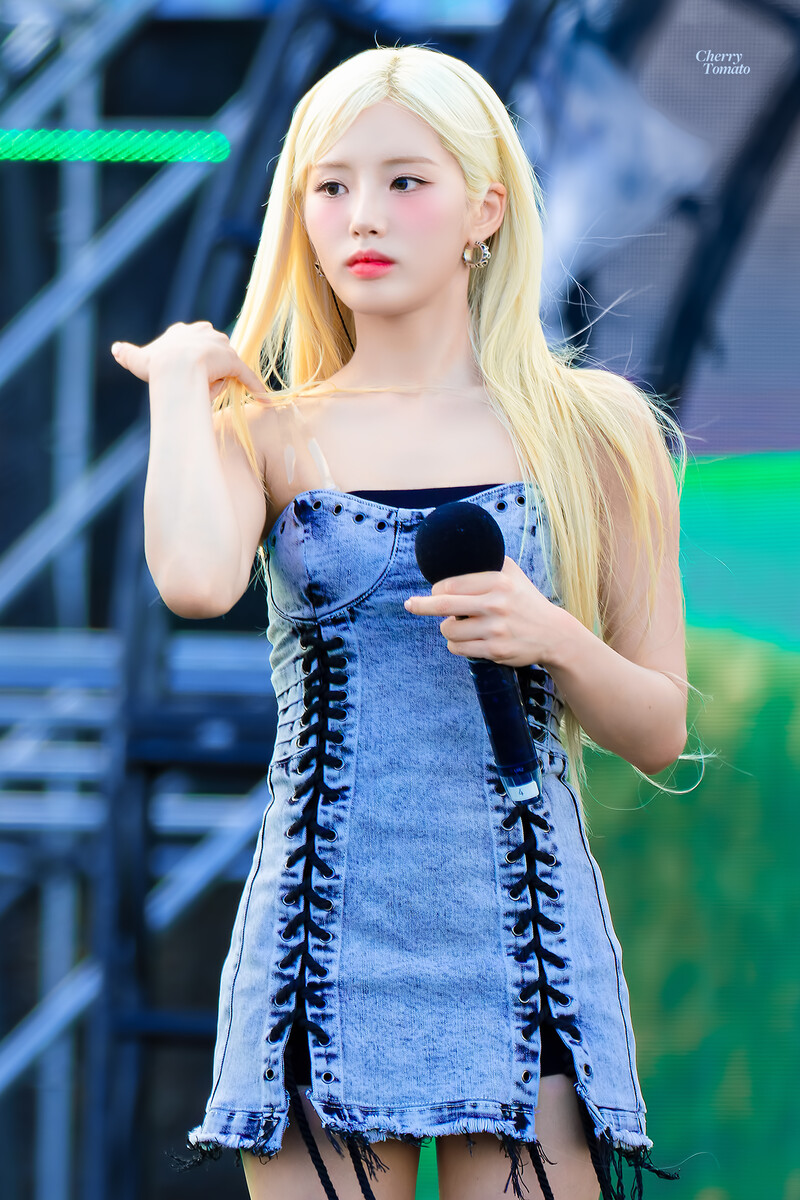 240727 fromis_9 Jiwon - Waterbomb Festival in Busan documents 2