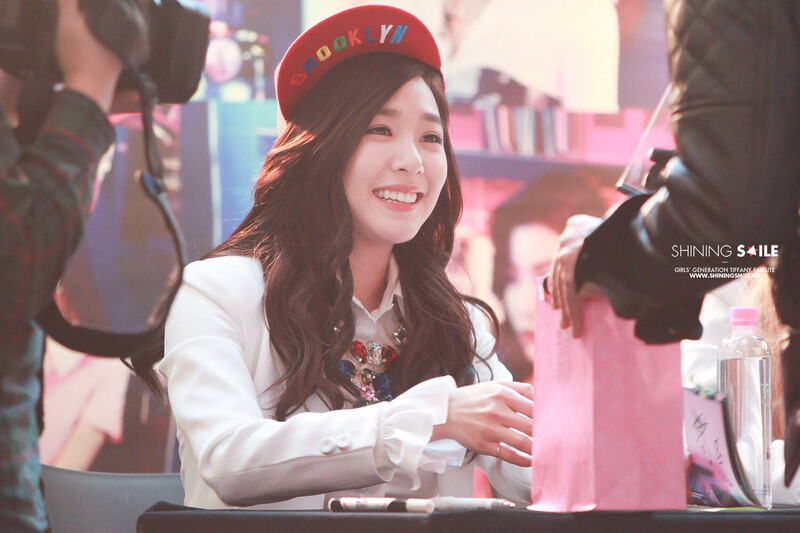 140314 Girls' Generation Tiffany at Mr. Mr. fansign documents 7