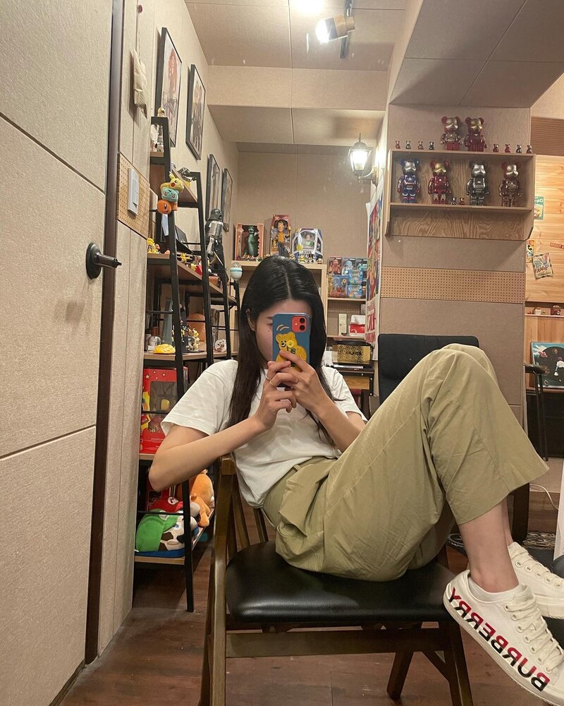 210604 Kwon Eunbi Instagram Update documents 2