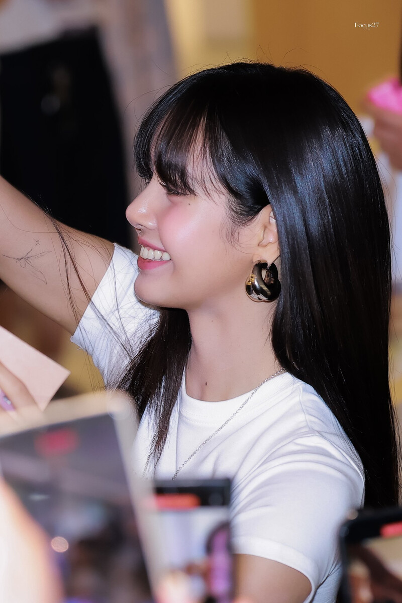 240714 LISA - ‘ROCKSTAR’ POP-UP STORE IN SEOUL documents 1