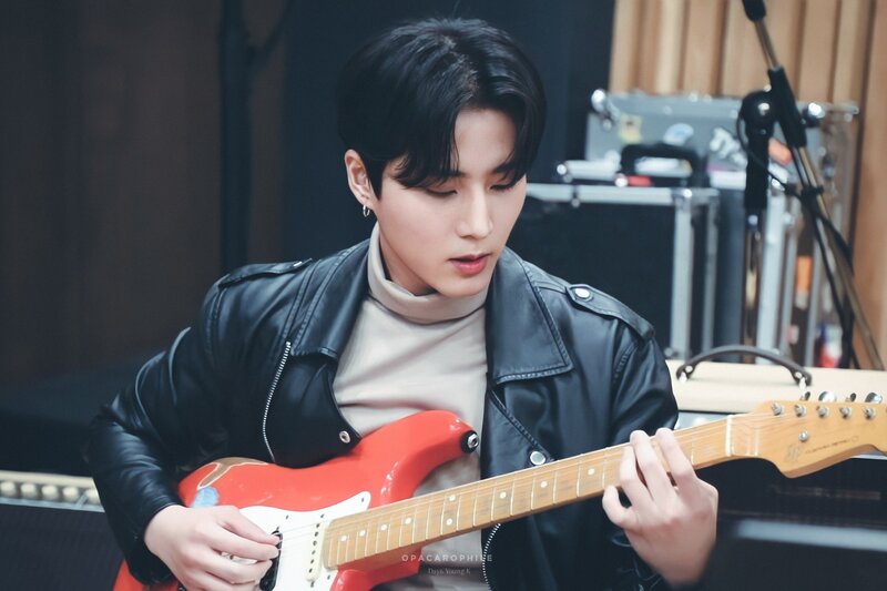 181226 Day6 Young at Compact Live documents 4